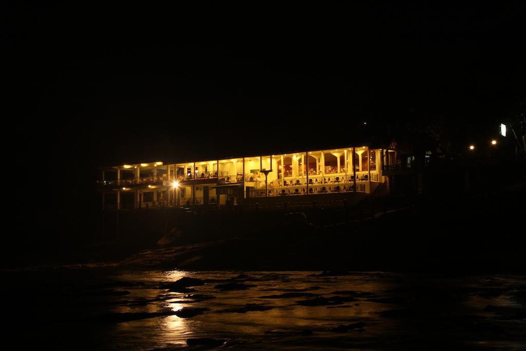 Hotel Pinnalanda Pinnawala  Bagian luar foto