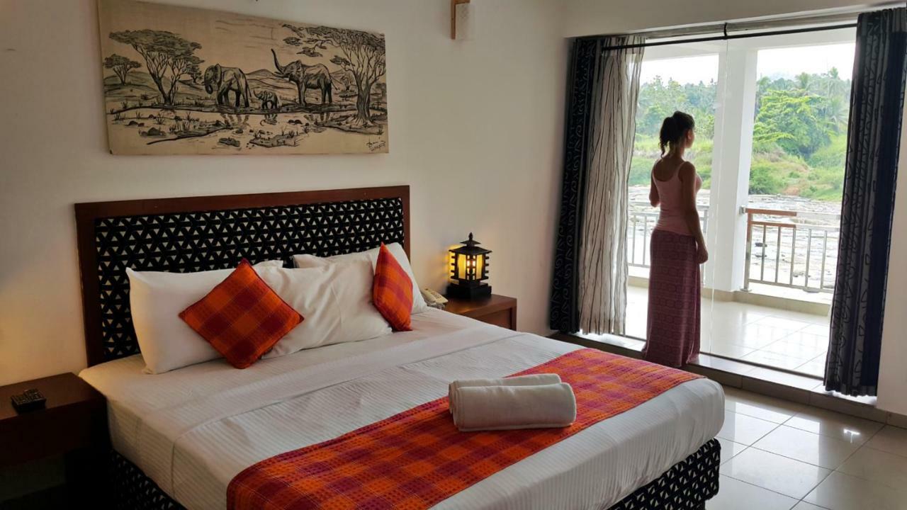 Hotel Pinnalanda Pinnawala  Bagian luar foto